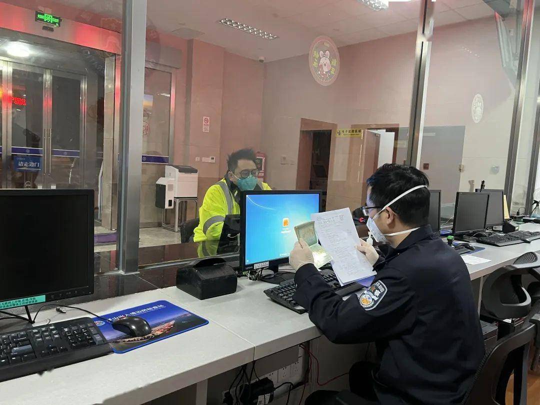 皇冠登3代理申请_登离轮业务首单相继落地皇冠登3代理申请,洋山边检站升级查验设施应对口岸复常