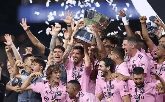 皇冠信用网登2_梅西夺冠登热搜第2!全网花式开吹皇冠信用网登2,字母哥从SIU挑衅到折服写尊重