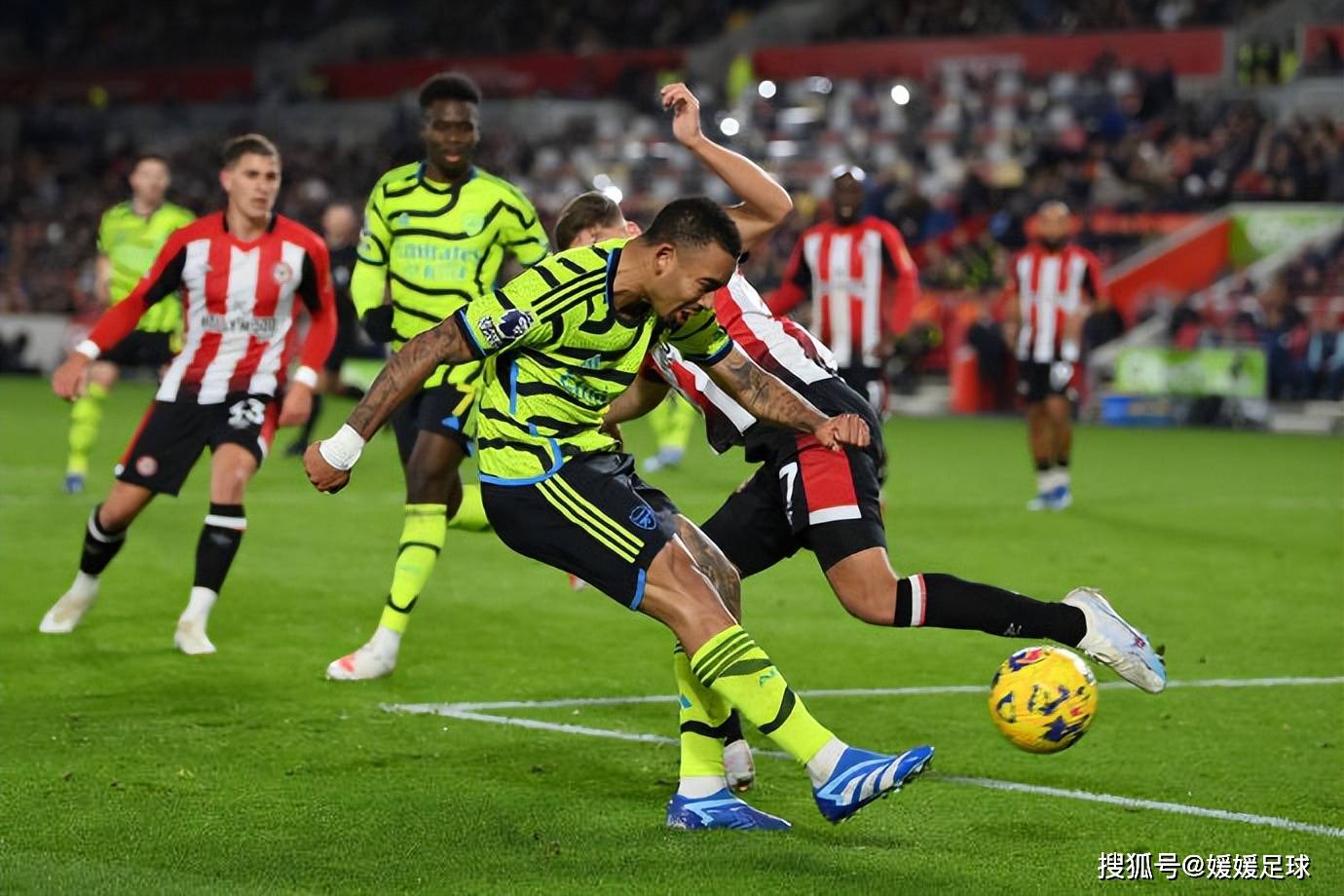 朗斯足球直播_今日足球:本菲卡vs国际米兰 阿森纳vs朗斯