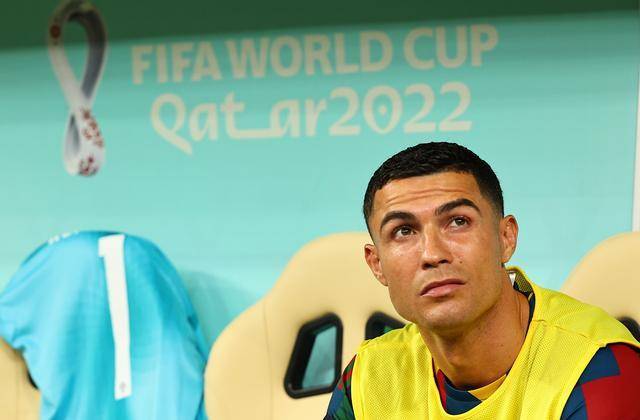 欧洲杯买球_C罗三球回应欧洲杯首发争议欧洲杯买球,马丁内斯计谋受挫球迷笑纳