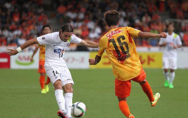 柏林联合足球_今日足球:柏林联合VS勒沃库森富勒姆VS纽卡斯尔联