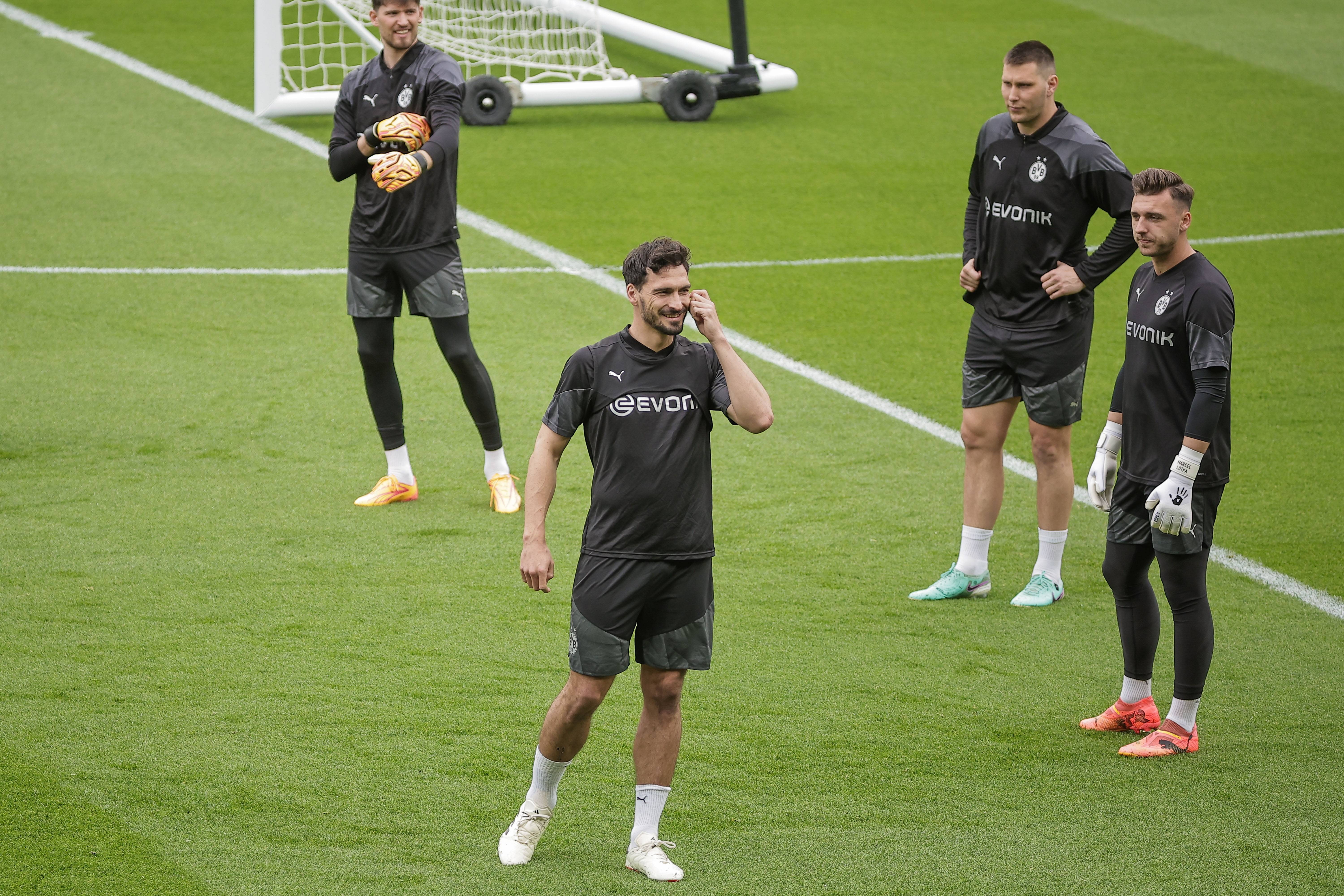 多特蒙德足球_足球——欧冠:多特蒙德赛前备战