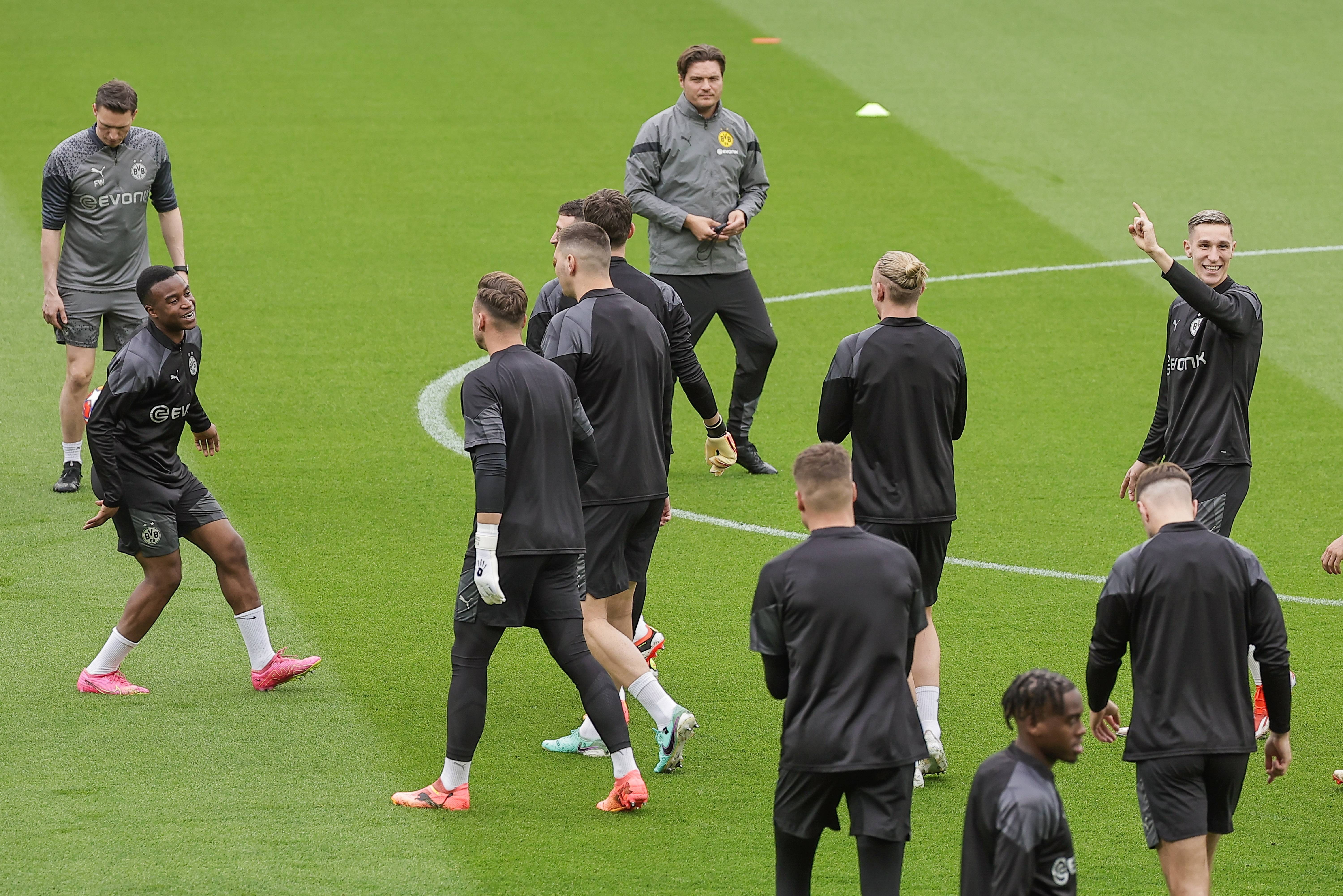 多特蒙德足球_足球——欧冠:多特蒙德赛前备战