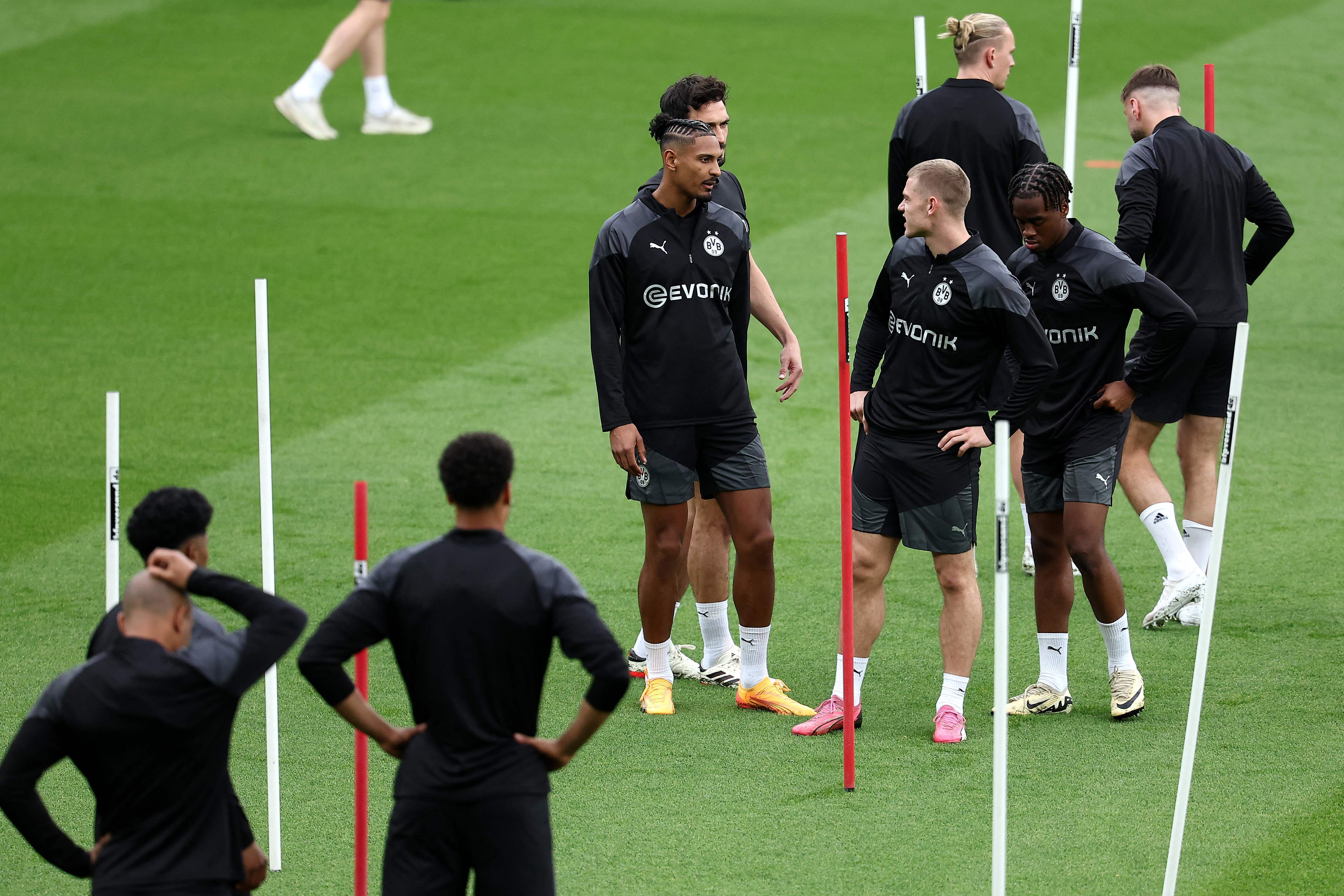 多特蒙德足球_足球——欧冠:多特蒙德赛前备战