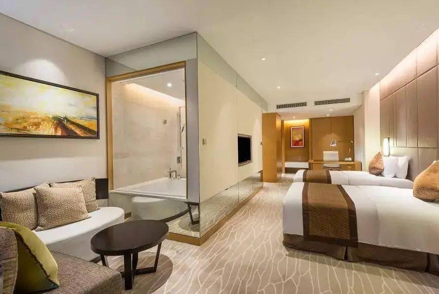 皇冠代理登1,2,3_【扬州皇冠假日酒店】3天2晚¥999起享高级房2间夜(不含早)+首日欢迎水果1份+室内恒温游泳池等~