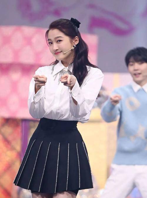 皇冠信用网可以占几成_关晓彤考编成功皇冠信用网可以占几成,明星也来争“铁饭碗”!普通人考过率占几成?