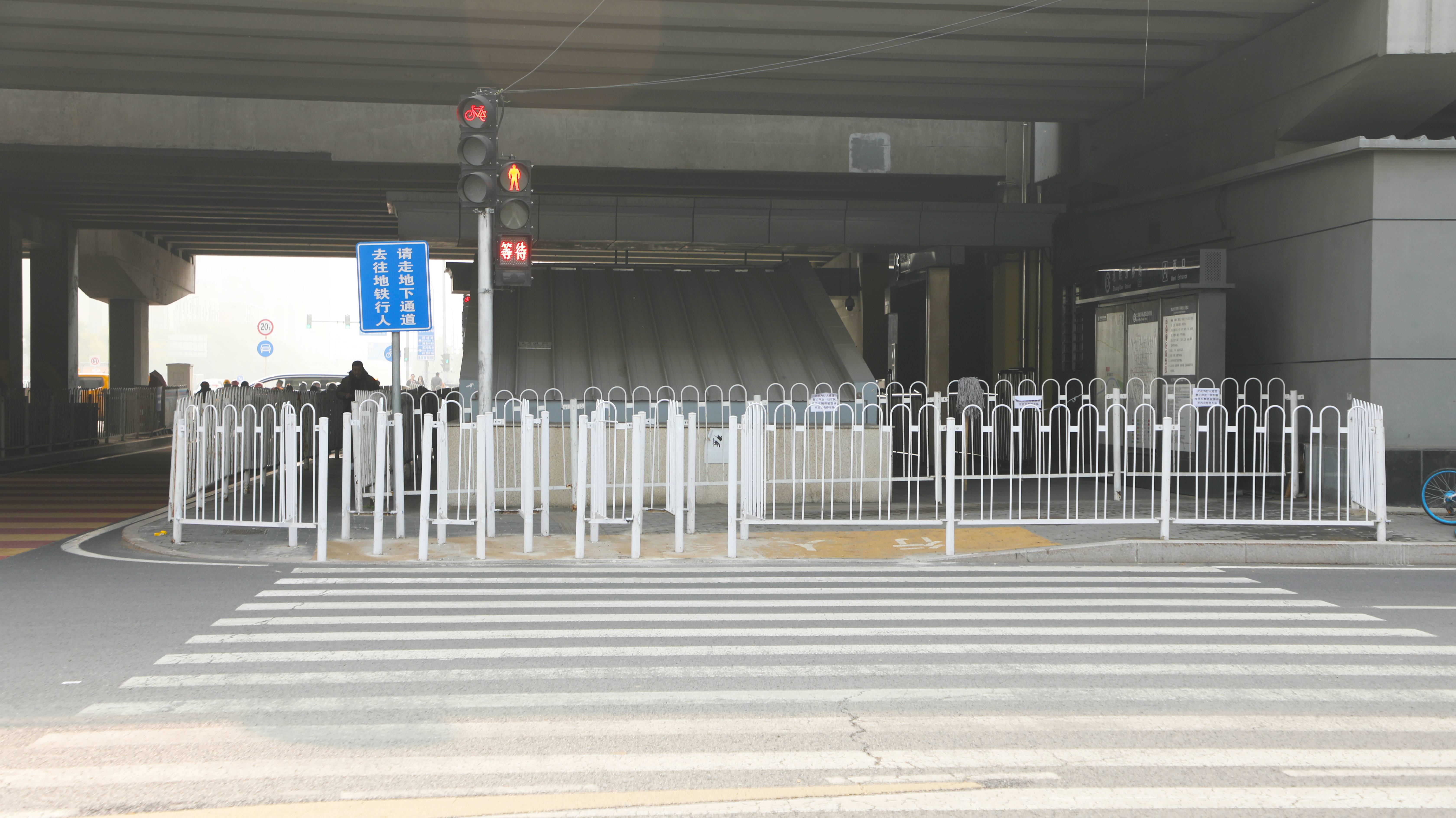 皇冠信用出租_驱离违停车辆4797辆皇冠信用出租,北京朝阳三间房“百日行动”显成效