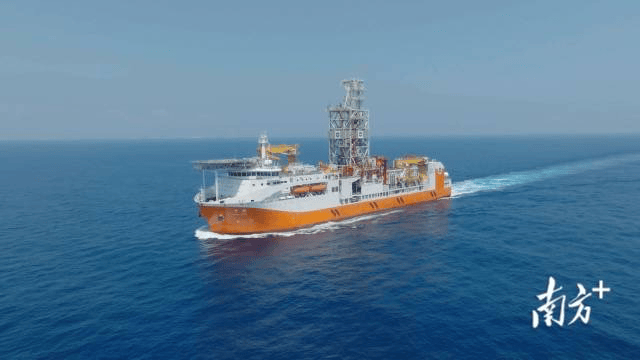 皇冠皇冠足球平台_我国首艘皇冠皇冠足球平台!在广州正式入列!习近平发来贺信