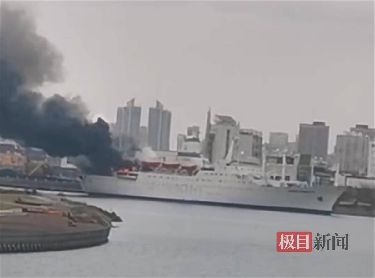 皇冠皇冠平台_天津“东方公主”号游轮起火被扑灭皇冠皇冠平台,公司:疑是装修溅火星所致,无人员伤亡