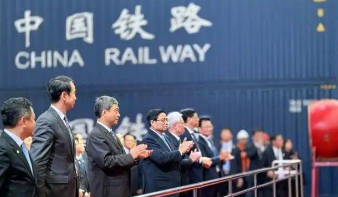 皇冠信用網登123出租_终于知道慌了皇冠信用網登123出租,越南批准建南北铁路,再回头找中国,大门已关上了