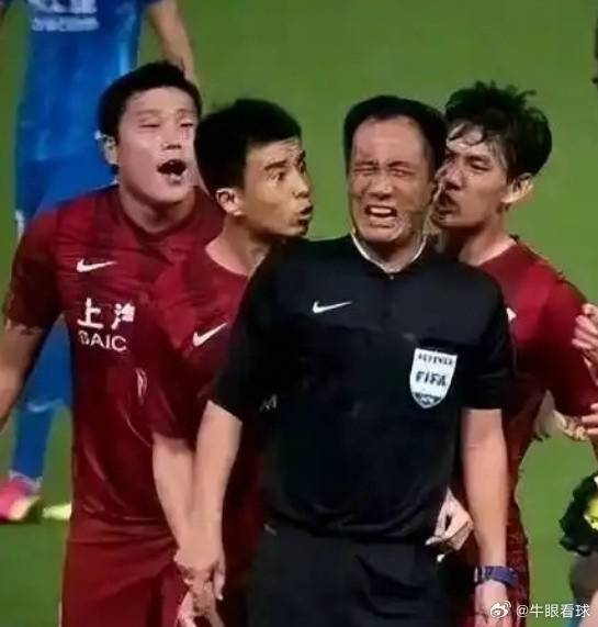 皇冠信用網在线申请_记者谈谭海:印象最深的是红牌球员没给罚下皇冠信用網在线申请,最后间接绝杀泰山