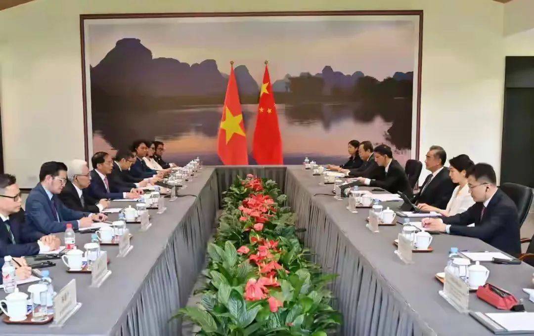 怎么申请皇冠信用网_黄岩岛全剧终怎么申请皇冠信用网,人民日报通电菲国,中方竖起铁墙,美特殊船只出动