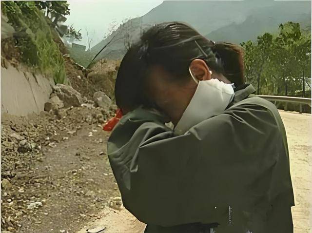 welcome皇冠注册_16年过去了welcome皇冠注册,那个在汶川一哭成名的央视主持人李小萌,如今怎样了