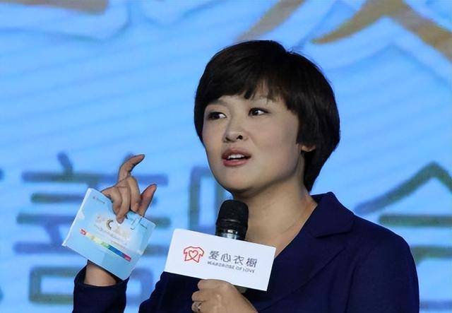 welcome皇冠注册_16年过去了welcome皇冠注册,那个在汶川一哭成名的央视主持人李小萌,如今怎样了