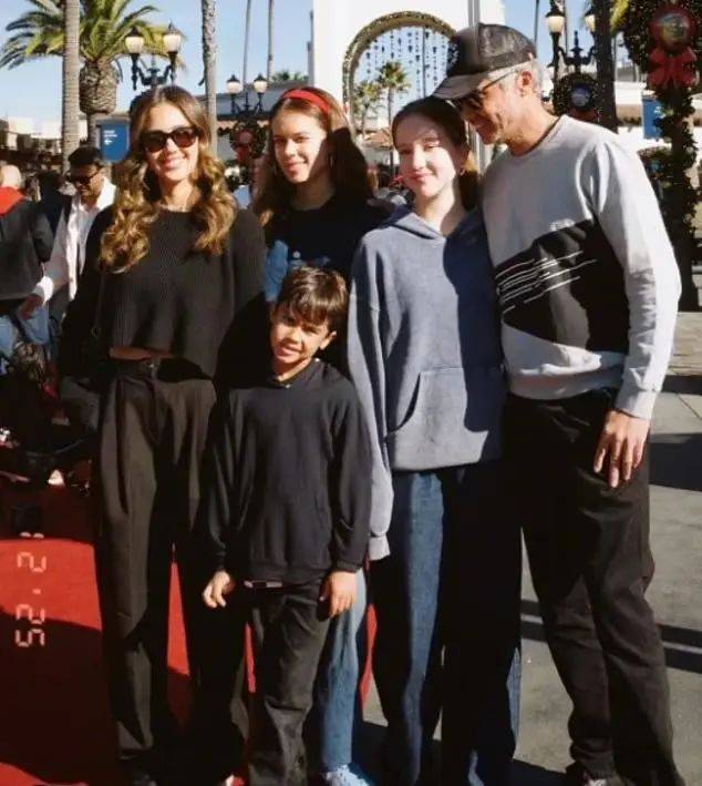 香港皇冠盘口_太突然香港皇冠盘口!知名女演员官宣离婚