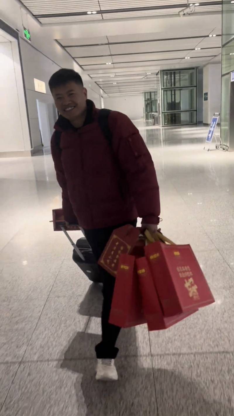 多米尼加-乌兹别克斯坦_“错认假父16年”当事人已有新名多米尼加-乌兹别克斯坦!携妻儿回安徽老家过春节