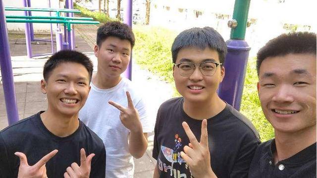 皇冠信用網登
_安徽警官职业学院4名学生合肥街头上演最暖救援