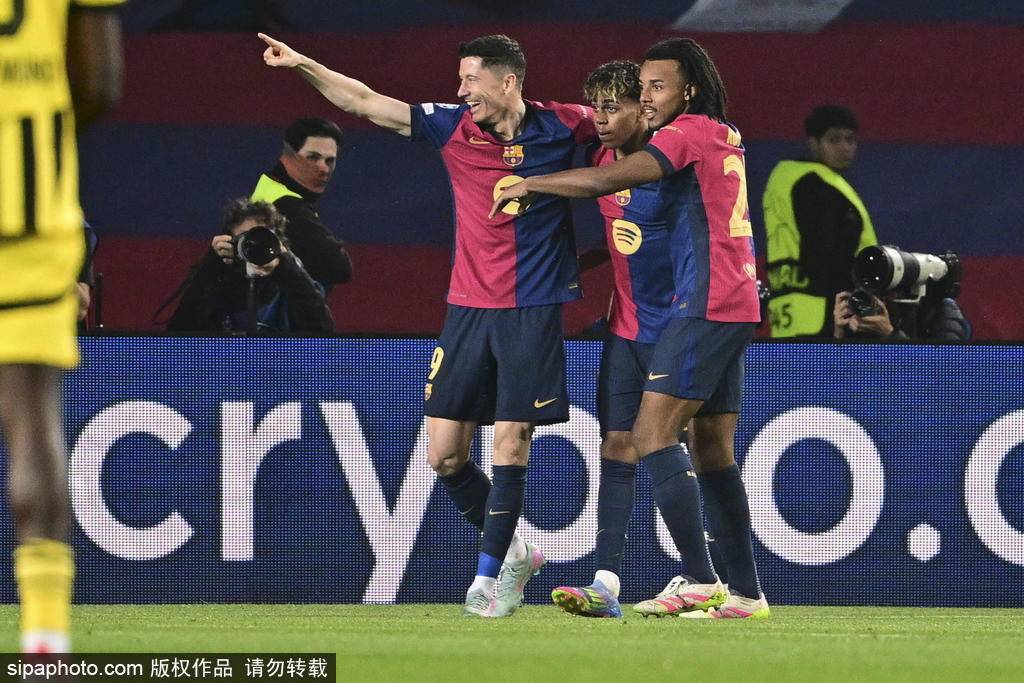 NBA美国职业篮球联赛
_欧冠-莱万2球弑旧主亚马尔拉菲尼亚破门 巴萨4-0多特