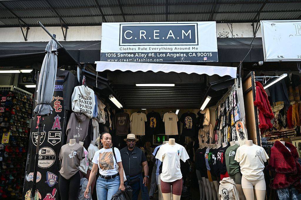 赔率显示模式
_学费顷刻“蒸发”、戒掉“中国制造”赔率显示模式
,特朗普关税下美国人在恐慌什么