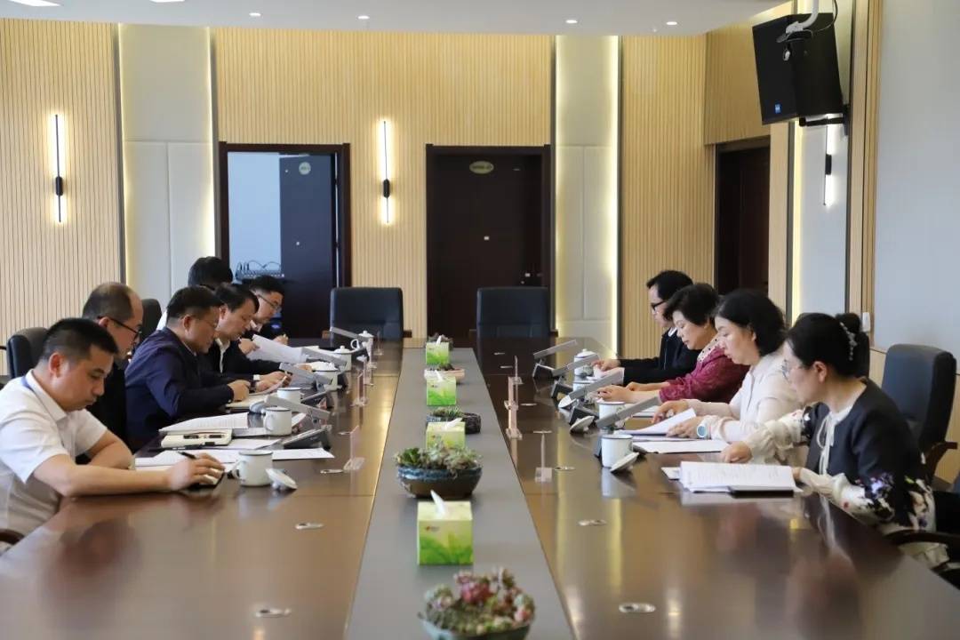 皇冠信用網怎么代理
_贵州省政协副主席、民盟贵州省委主委冉霞到贵州农职院调研