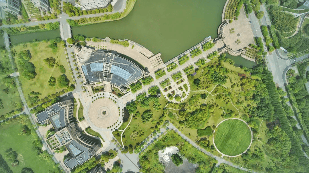 皇冠信用盘代理
_校友伉俪捐赠10亿元皇冠信用盘代理
!成立复旦大学学敏高等研究院