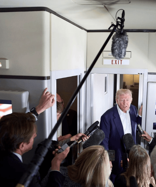 皇冠代理登1租用
_特朗普回应印巴紧张局势：“不管通过哪种方式皇冠代理登1租用
，他们终会找到解决办法”