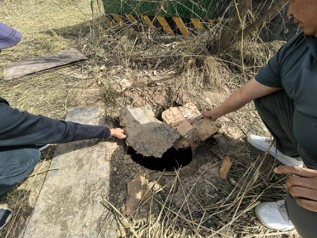 皇冠信用網会员注册网址
_大学生庙会兼职坠入“无主化粪池”溺亡 律师：旱厕归属方需担责