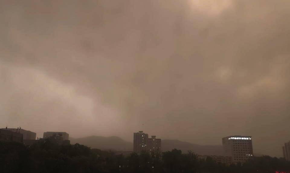 皇冠信用網登2登3
_昨晚这场暴风骤雨皇冠信用網登2登3
,让济南很多车辆变成“大花脸”