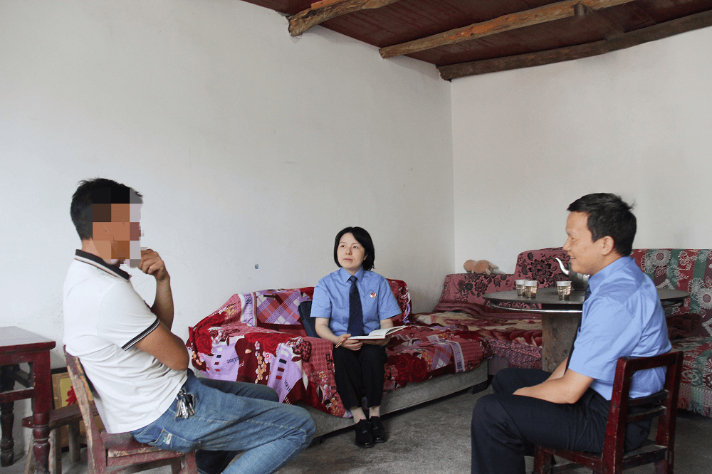 皇冠信用網结算日
_父亲去世不久母亲再婚生子皇冠信用網结算日
,孩子30万财产由谁保管?