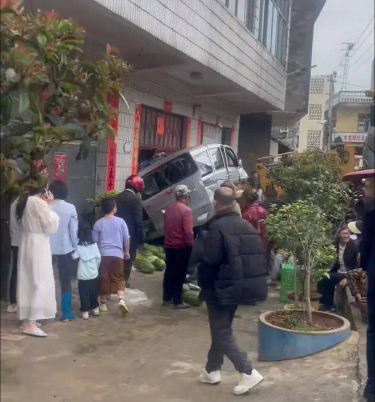 皇冠信用網如何开户
_云南陆良县发生一起装载机致人伤亡事件皇冠信用網如何开户
,造成6死4伤