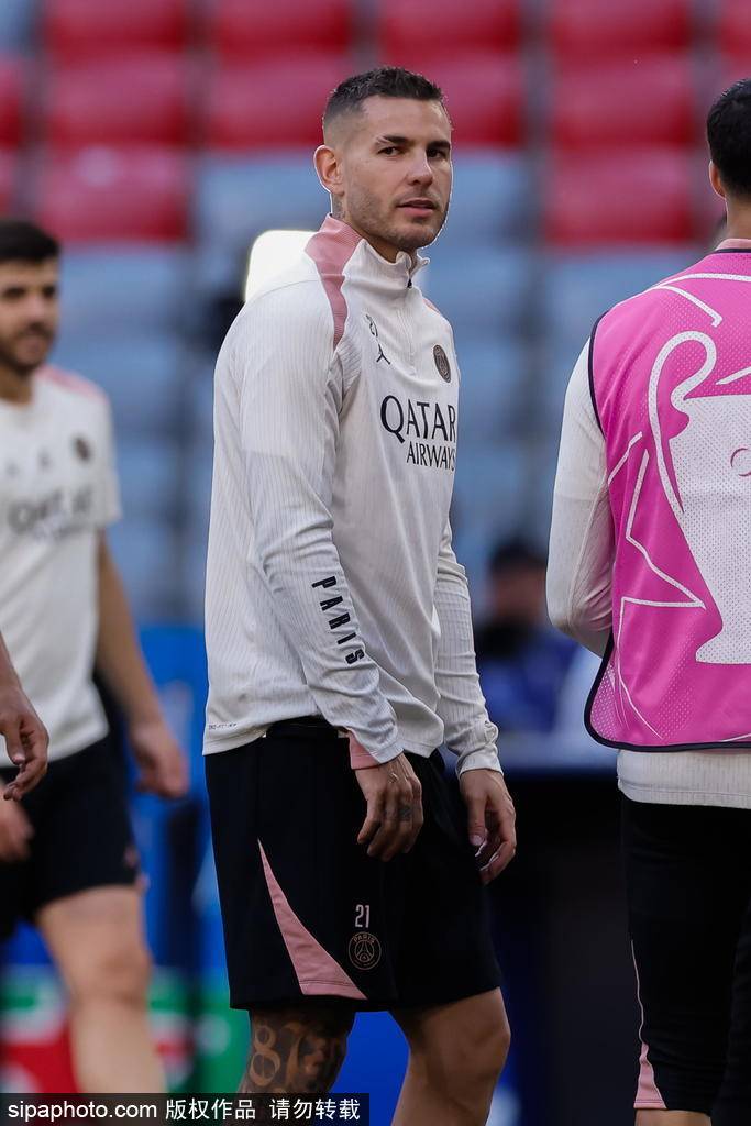 皇冠信用網APP下载
_“我是唯一的傻瓜！”国米0-5巴黎后皇冠信用網APP下载
，他独自守候，诠释最悲壮忠诚！