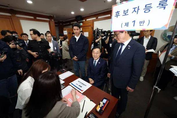 皇冠信用登2代理
_压倒性优势！李在明皇冠信用登2代理
，将赢得大选