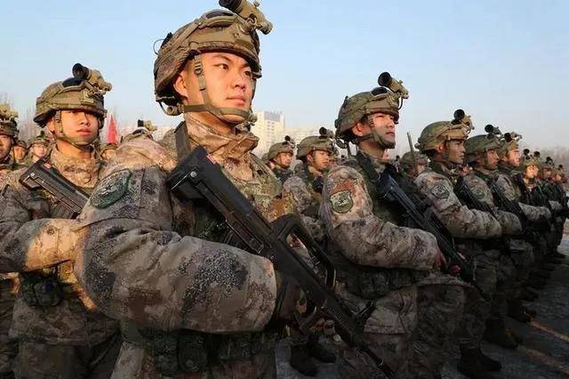 皇冠信用网怎么申请
_近日曝光！被印军包围皇冠信用网怎么申请
，两名落单解放军嘴咬手雷，誓死不当俘虏