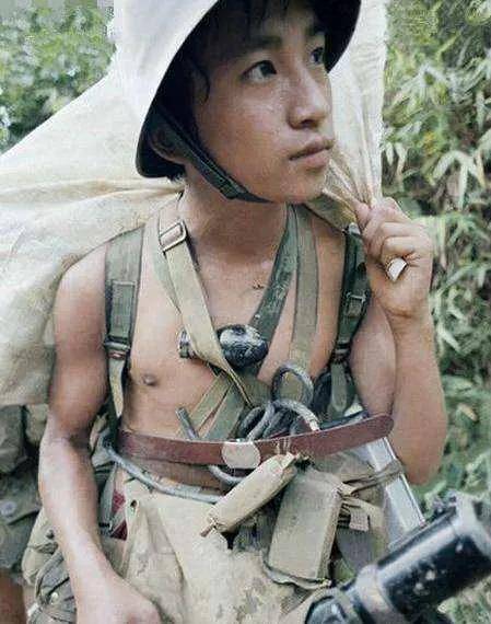 皇冠信用网怎么申请
_近日曝光！被印军包围皇冠信用网怎么申请
，两名落单解放军嘴咬手雷，誓死不当俘虏