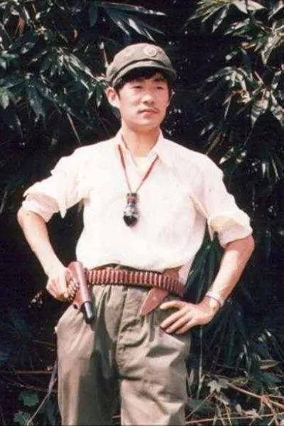 皇冠信用网怎么申请
_近日曝光！被印军包围皇冠信用网怎么申请
，两名落单解放军嘴咬手雷，誓死不当俘虏