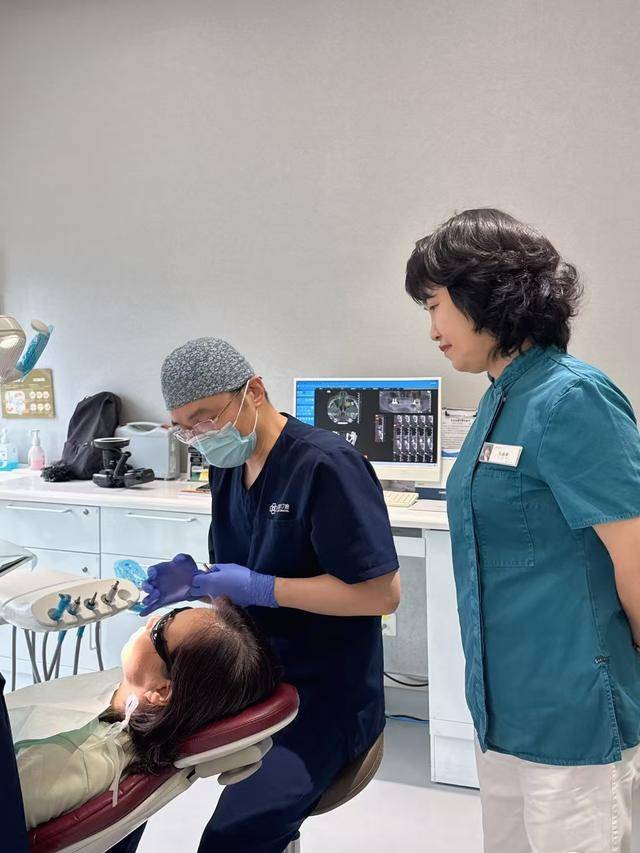 如何申请皇冠信用網
_“老有所为”如何申请皇冠信用網
！61岁退休护士长在深圳开启创业之路