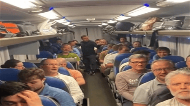 国际米兰足球
_德黑兰领空彻底失守!50多架以军机上演自由飞行国际米兰足球
,俄紧急撤侨