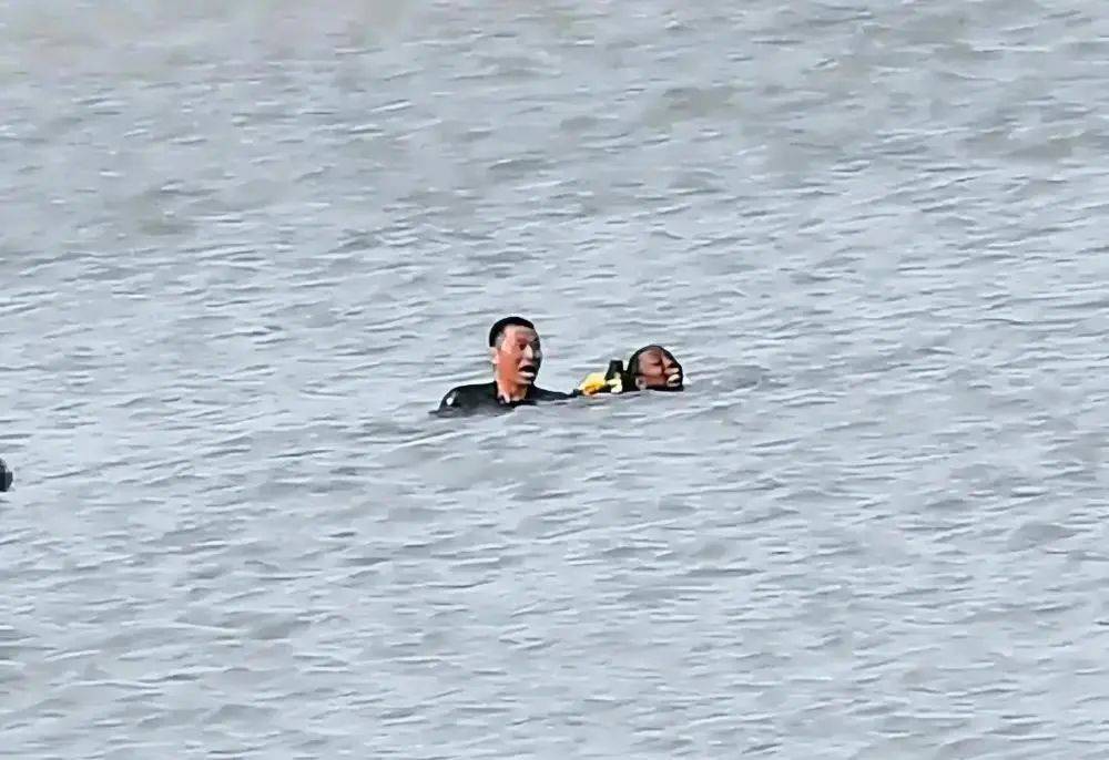 皇冠信用网足球代理_山东医生张军桥在非洲勇救落水者牺牲皇冠信用网足球代理,年仅38岁