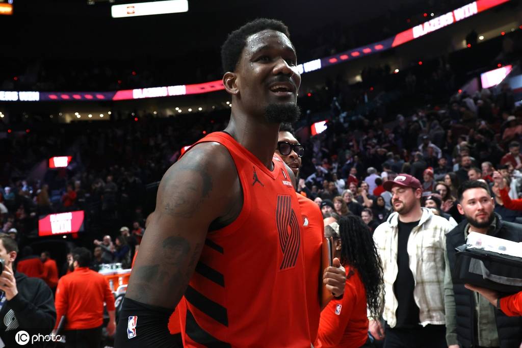 英格兰U21 v 德国U21
_给杨瀚森腾位置英格兰U21 v 德国U21
?开拓者与艾顿达成买断协议