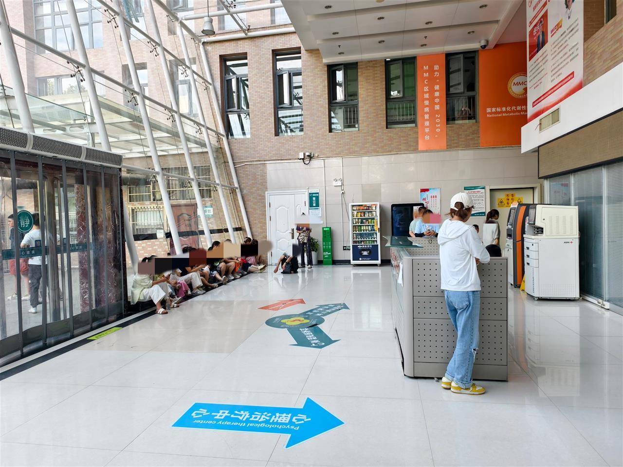 皇冠信用網会员账号_天水血铅异常幼儿确诊铅中毒皇冠信用網会员账号，疑似“毒源”浮出水面：抽检的三色发糕和玉米肠卷添加剂超标