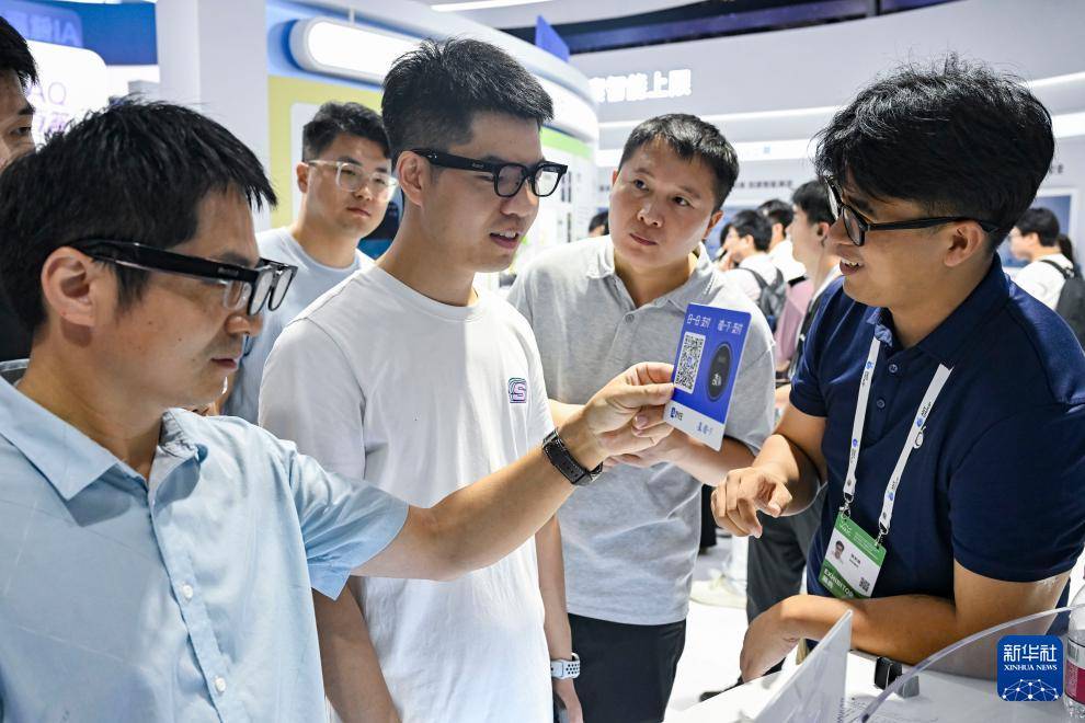 皇冠皇冠信用网会员注册
_在世界人工智能大会 感受科技之美