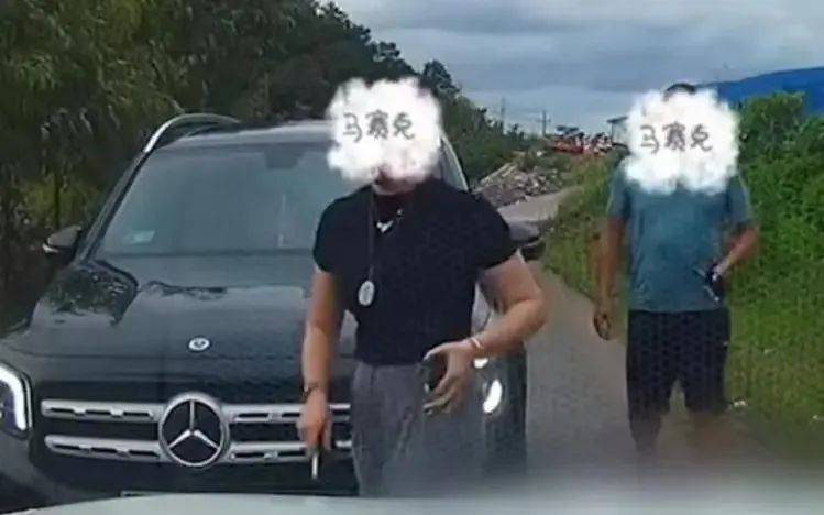 皇冠信用网出租代理
_网友称“奔驰女司机亮证逼迫让路”皇冠信用网出租代理
！广西通报