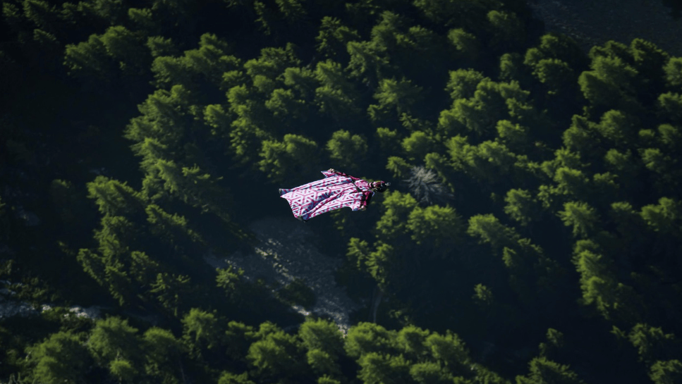 皇冠信用网怎么开户
_25岁中国翼装飞行者在意大利飞行时不幸撞上山壁遇难