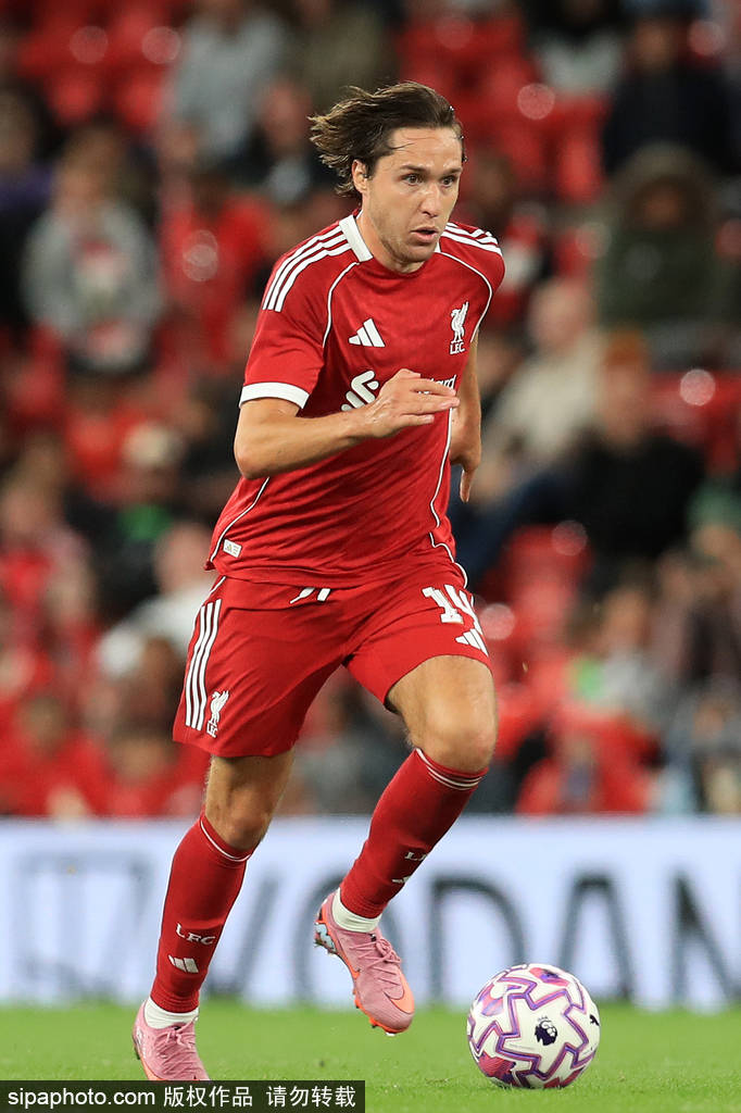 皇冠信用網如何开户
_维尔茨英超首秀分析：18次丢失球权背后的战术考量与未来展望