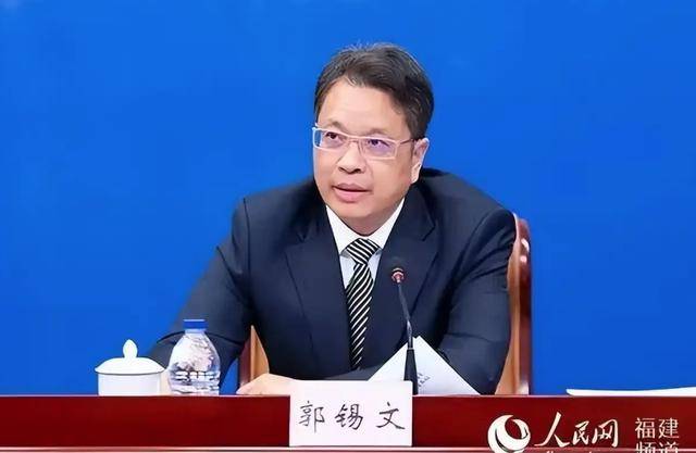 克里斯恬桑德vs白兰恩_多地省委有关领导获新职!中候补兼任省委政法委书记克里斯恬桑德vs白兰恩,省委常委任市委书记