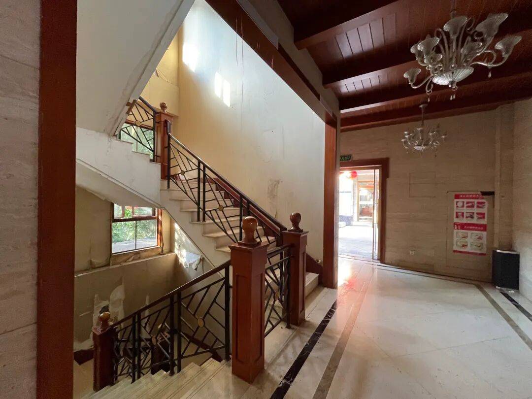 皇冠信用网足球代理_3256平米别墅288万起拍皇冠信用网足球代理,单价不到900元,内景配置曝光,目前0人报名;拍卖商回应:在开发商名下,想通过拍卖吸引更多人参与