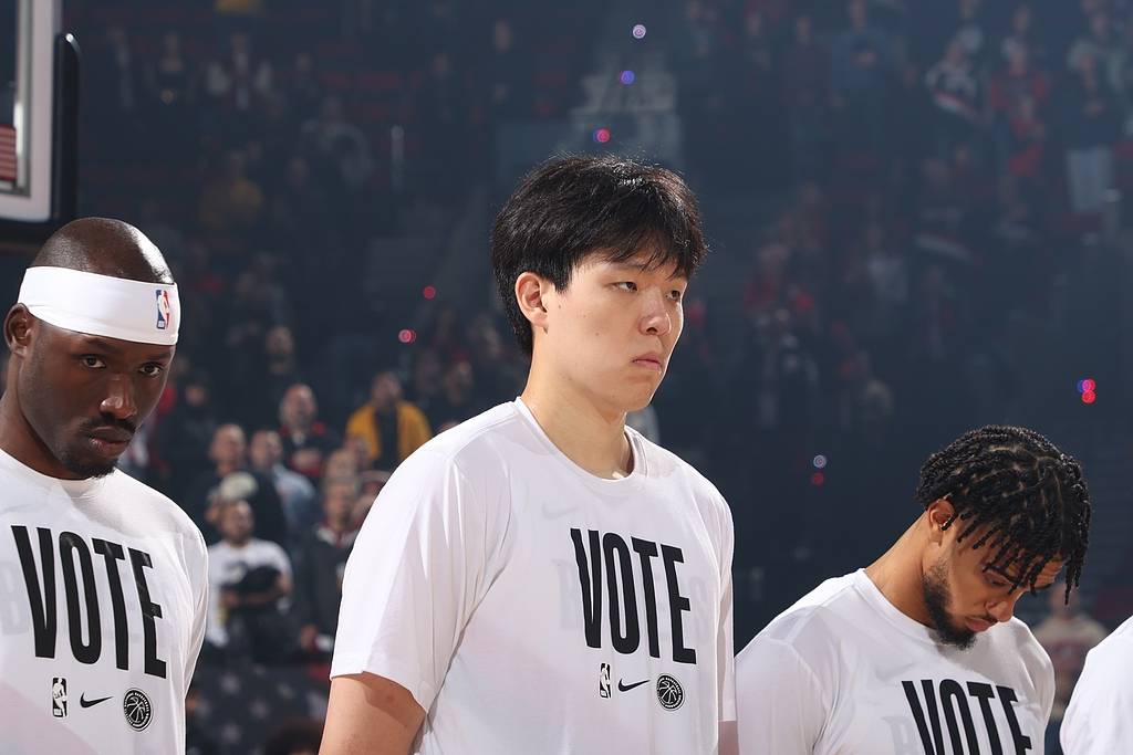 皇冠信用網押金多少
_杨瀚森未登场艾顿29+10 湖人BIG3全歇击败开拓者