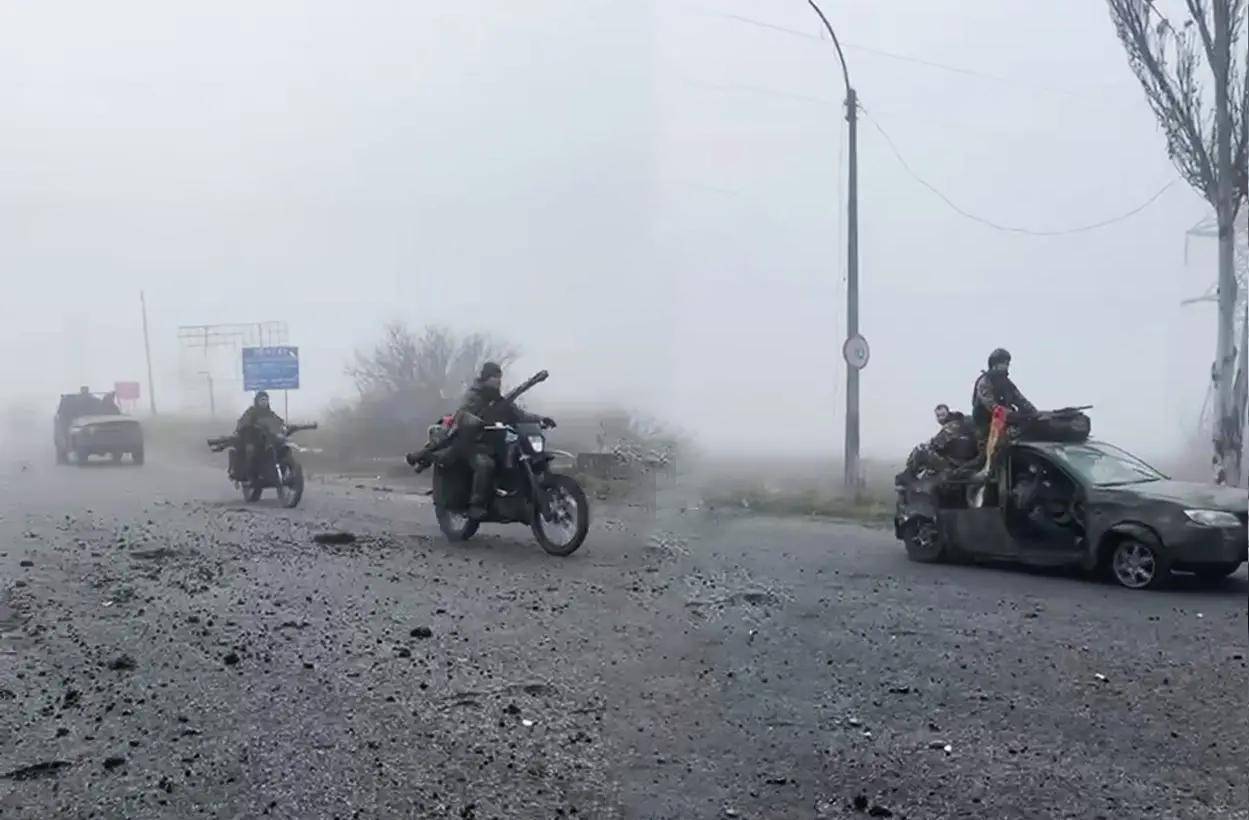 皇冠信用網在线申请
_杀疯了！15万俄军趁大雾杀入红军城皇冠信用網在线申请
，德媒顿感不妙：基辅朝不保夕