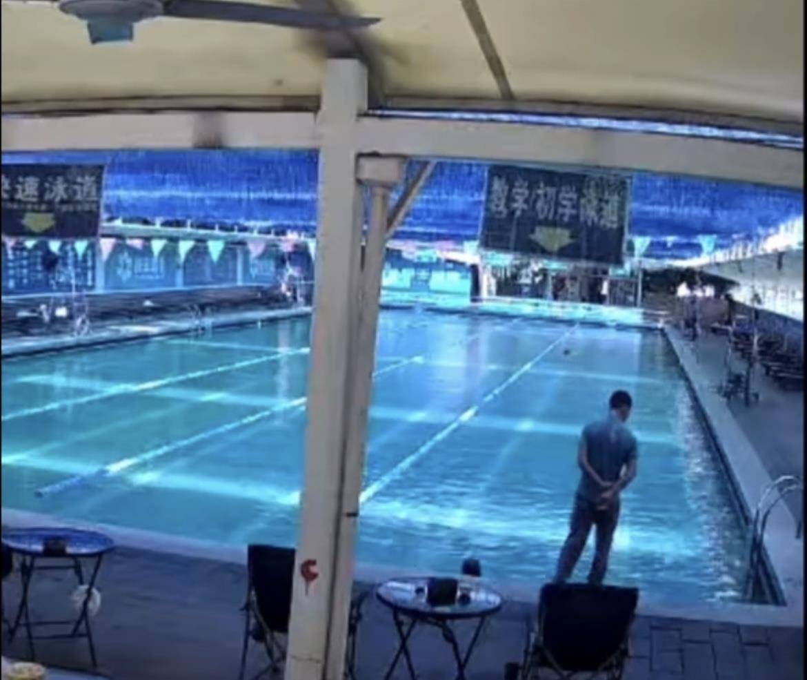 皇冠足球平台代理
_厦门一男子在室内游泳池溺水身亡皇冠足球平台代理
,家属:沉水近30分钟没有人施救
